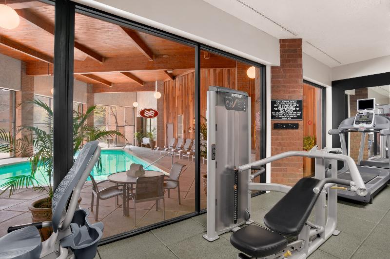 Crowne Plaza Columbus North - Worthington By Ihg Hotel Екстериор снимка